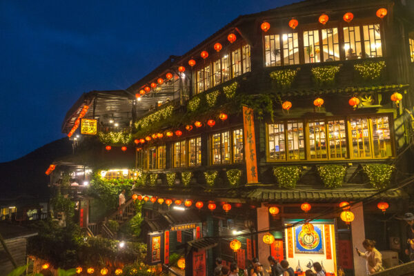 Das berühmte Teehaus in Juifen am Abend